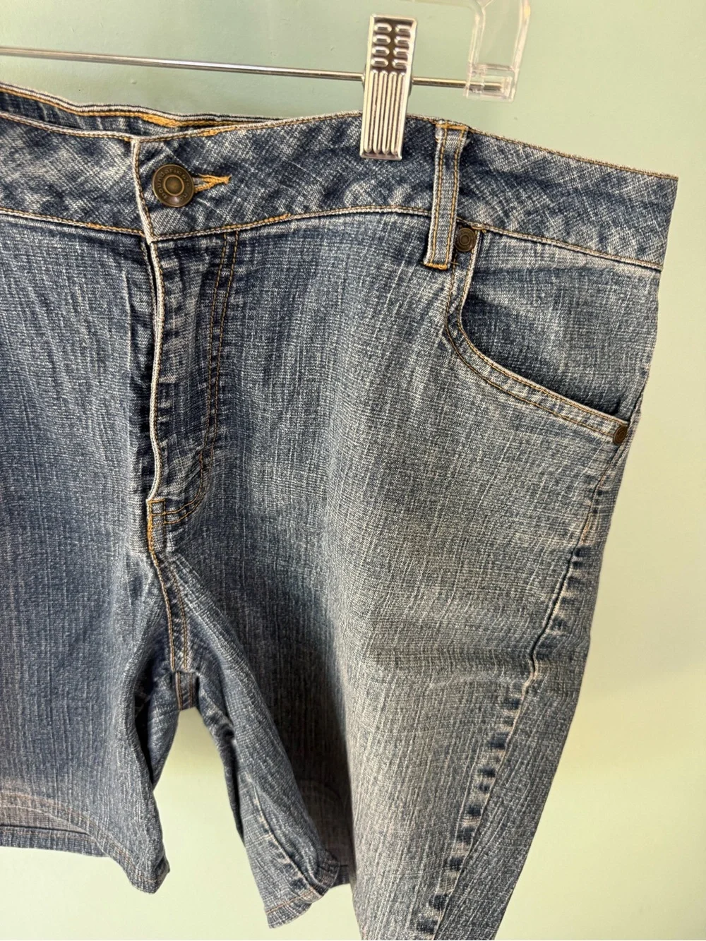 No Boundaries Denim Shorts in Light Blue Wash Size 17